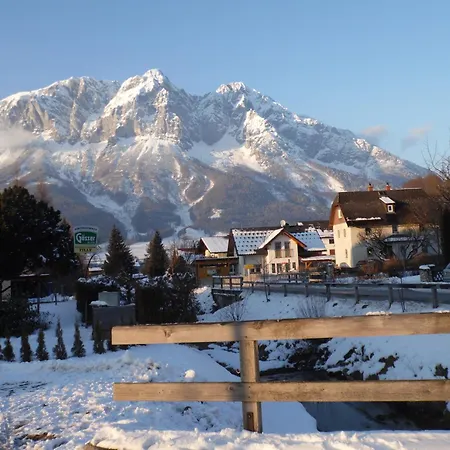 Tilly Casa de hóspedes Niederöblarn