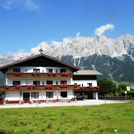 Tilly Guest house 3*