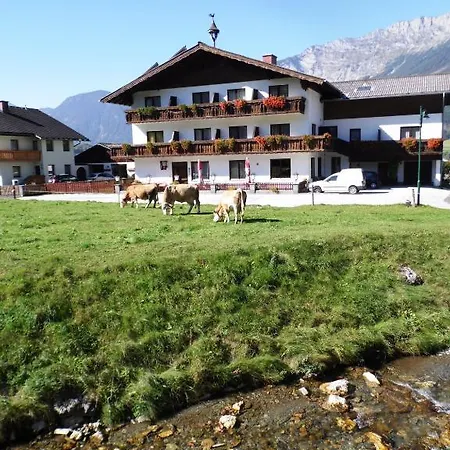 ゲストハウス Tilly Niederöblarn