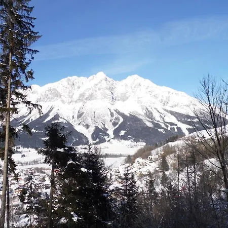 ゲストハウス Tilly 3*